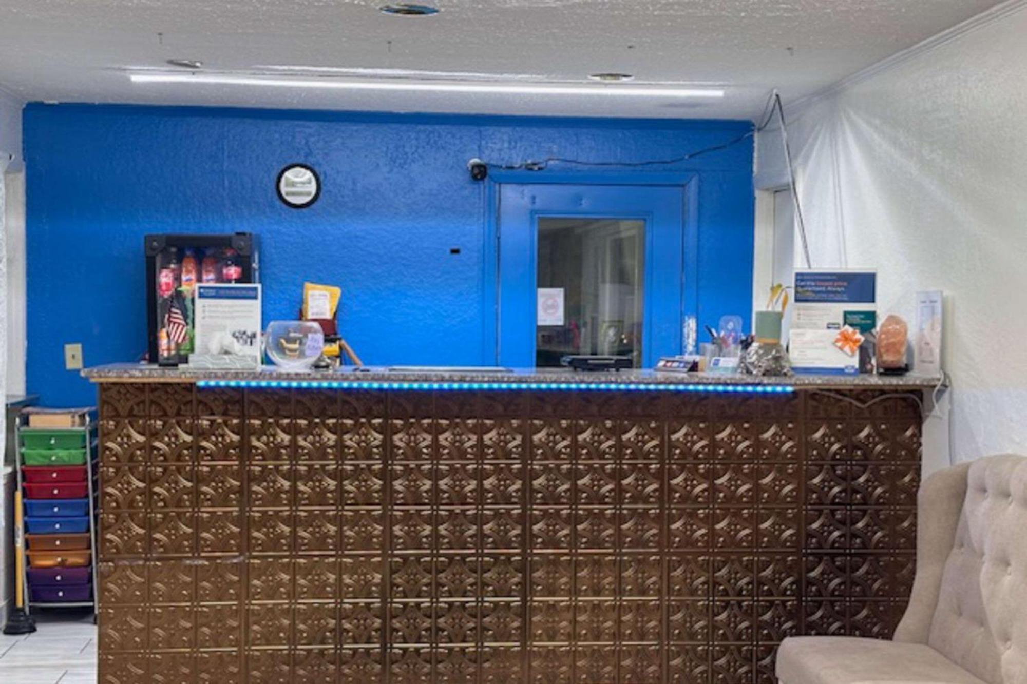 罗德威酒店 弗劳拉 外观 照片